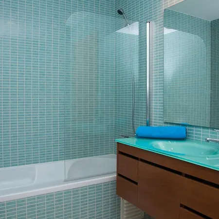 Picturesque & Modern 2 Bedroom Flat With Rooftop Pool In Lejlighed *