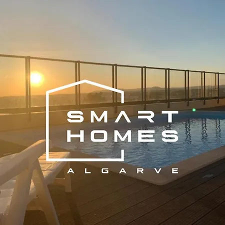 Picturesque & Modern 2 Bedroom Flat With Rooftop Pool In *